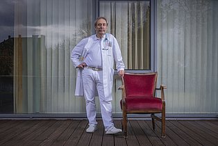 Dr. Zois Vrettos