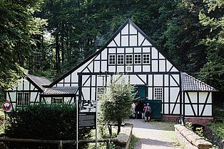 Halbachhammer im Nachtigallental  Außenansicht des Halbachhammers im Nachtigallental.